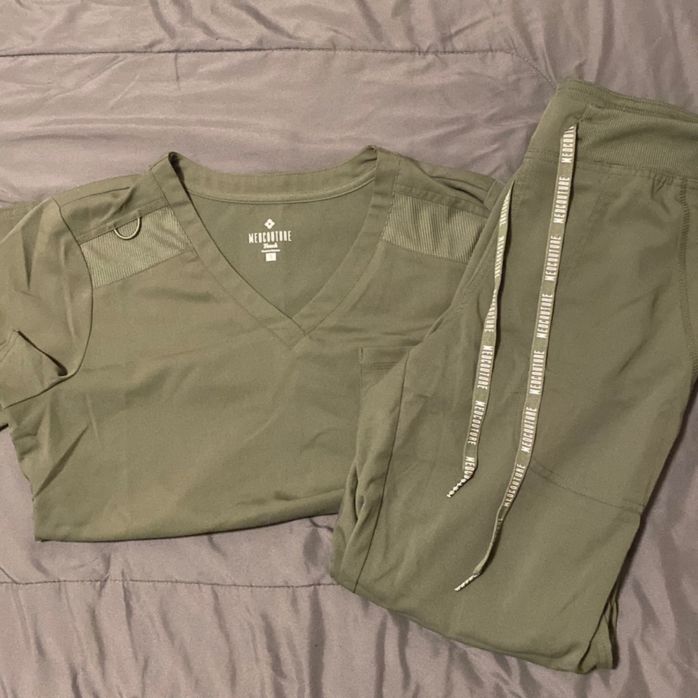 MedCouture Olive Green Jogger Scrub Set